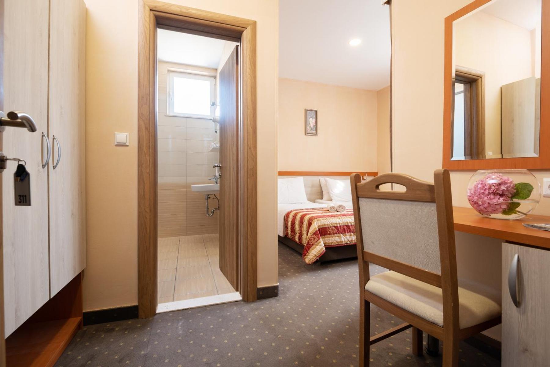 Hotel Luna Neum Cameră foto